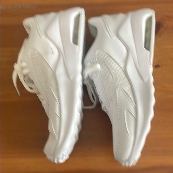 Nike Air Max White Athletic Sneakers - Picture 8 of 8